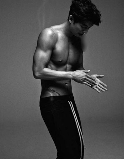 10 หนุ่มหล่อล่ำจากเกาหลีที่มาพร้อมซิกแพคขยี้ใจสาว ๆ