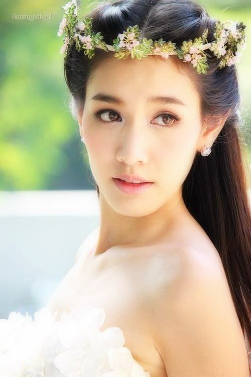 มิน พีชญา วัฒนามนตรี