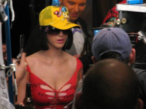 เคที เพอร์รี ส่องอึ๋ม นักร้องสาวฮอต Katy Perry บึ้มสุดๆ