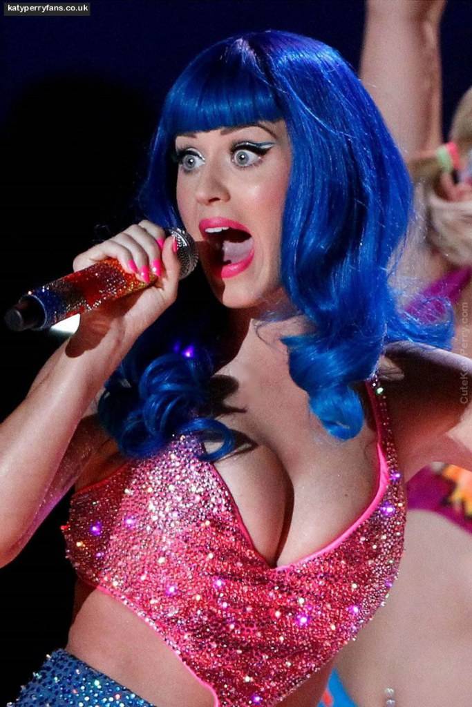 เคที เพอร์รี ส่องอึ๋ม นักร้องสาวฮอต Katy Perry บึ้มสุดๆ