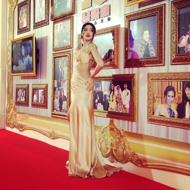 "ใบเตย"เปล่านุ่งน้อยทำลายวัฒนธรรม โบ้ย"จ๊ะ คันหู"เซ็กซี่กว่า-แต่คนไม่เห็น