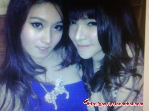 ปอย กับ เอมมี่