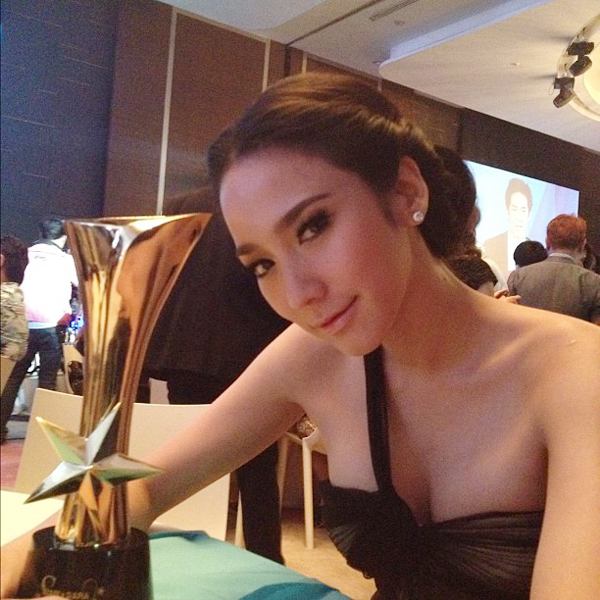 อั้ม พัชารา ไชยเชื้อ