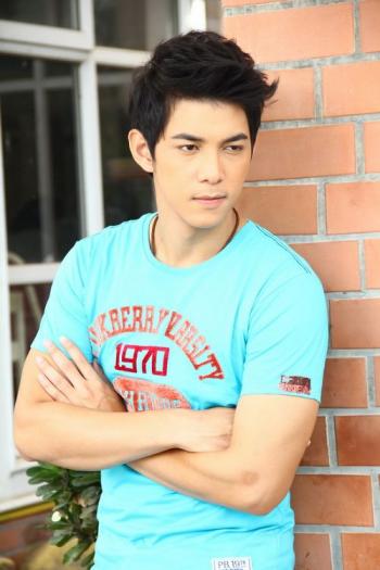 พระเอกใหม่