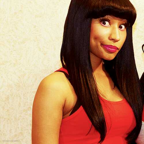 เป็นเรื่อง! ชาวพุทธโวย Nicki Minaj นุ่งบิกินี่แชะภาพกับพระพุทธรูป