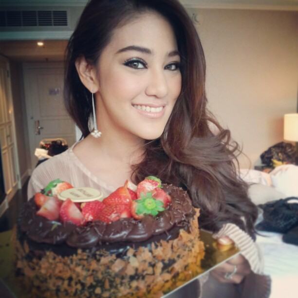 พิตต้า ฉลองวันเกิด 29 ปี เพื่อน ๆ ร่วมแฮปปี้เบิร์ธเดย์