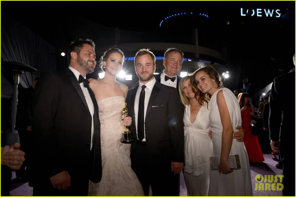 เจนนิเฟอร์ ลอว์เรนซ์ ดารานำหญิงออสการ์ สวยสง่าบนพรมเเดง