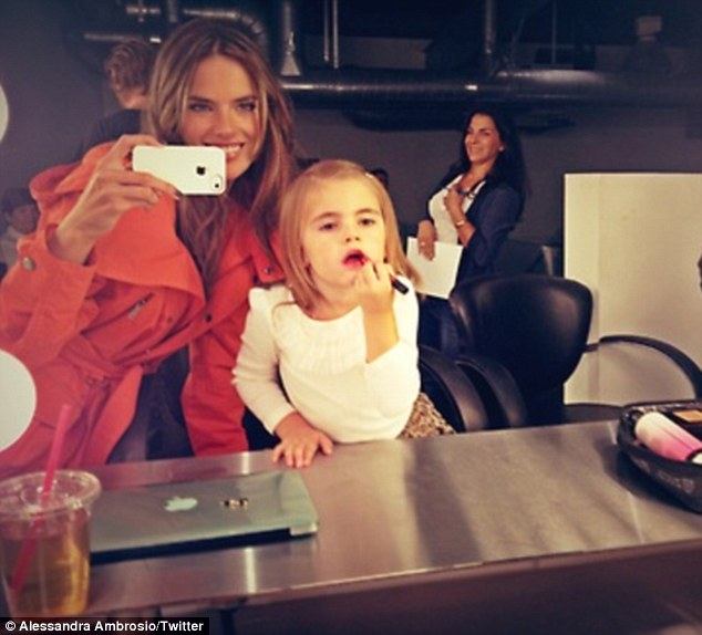 VS Angel Alessandra Ambrosio