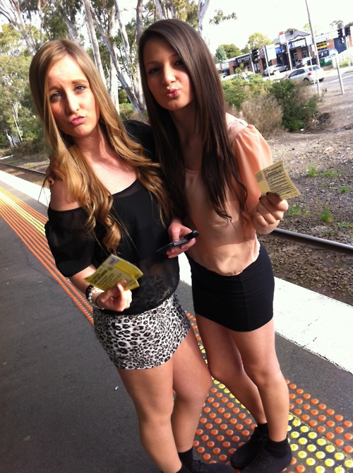 วัยรุ่นฝรั่ง หล่อและสวย มากกก