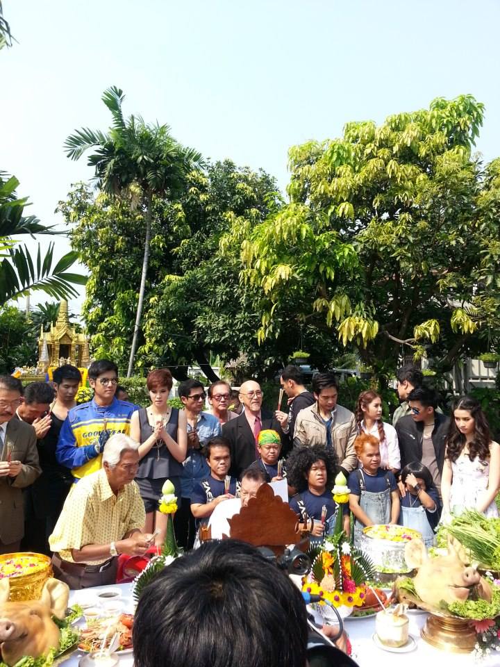 บวงสรวงละคร "แข่งรักนักซิ่ง" ละครใหม่ อาหลอง บู๊มาเต็ม