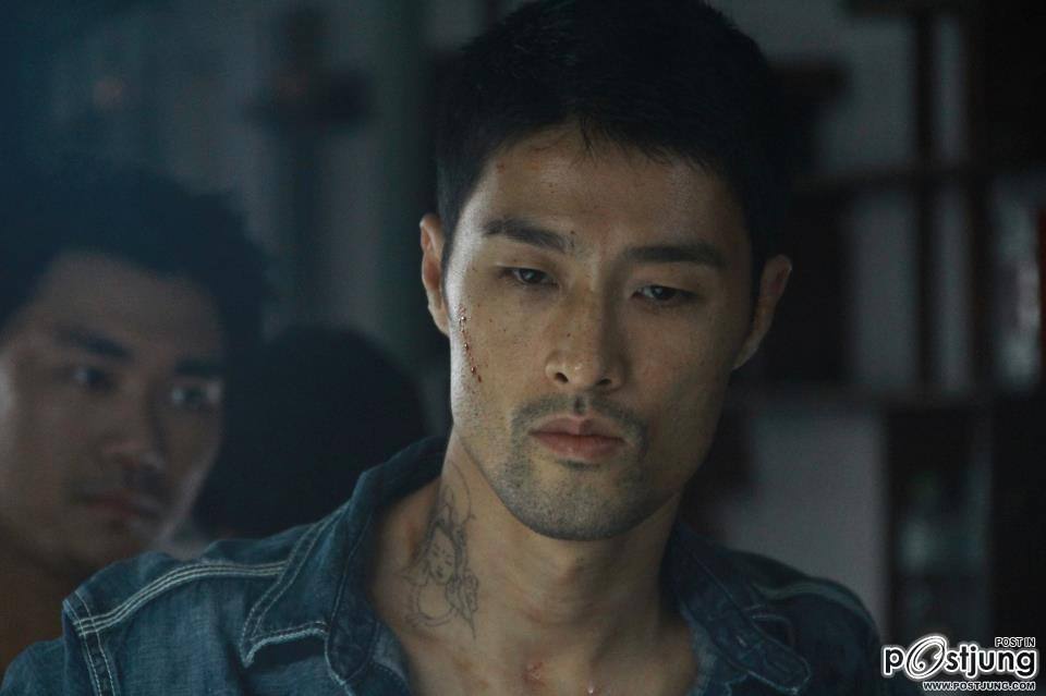 จอนนี่ เหงี๋ยนดาวร้ายหน้าหล่อกับมาดเท่ๆ