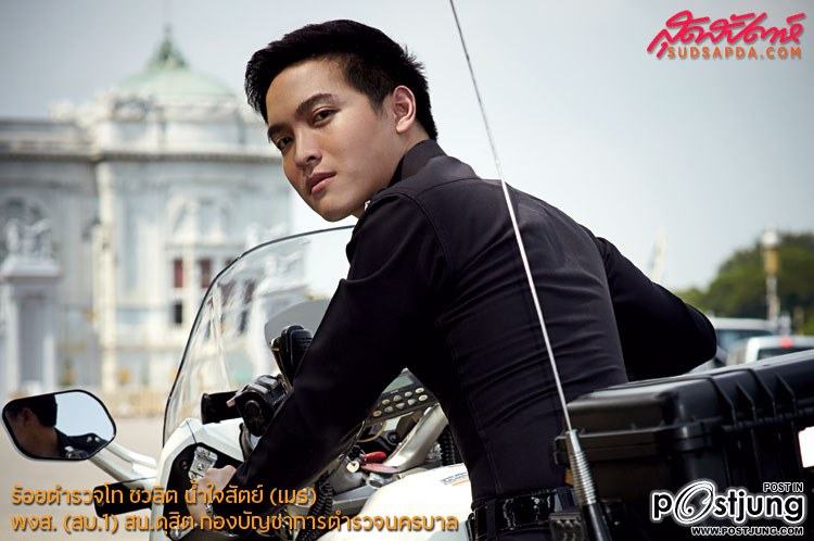 10หล่อในเครื่องแบบ