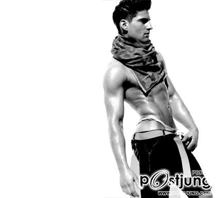 Rufskin : Black and White