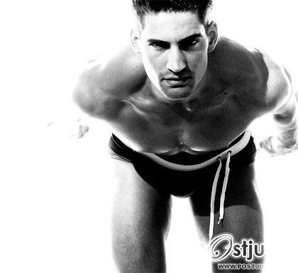 Rufskin : Black and White