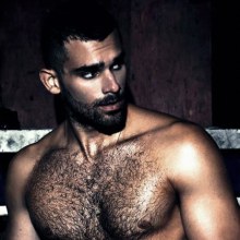 Maklon Barcaro for Revista Junior