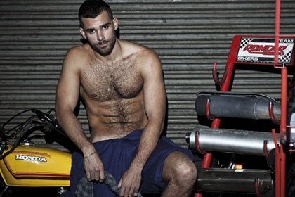 Maklon Barcaro for Revista Junior