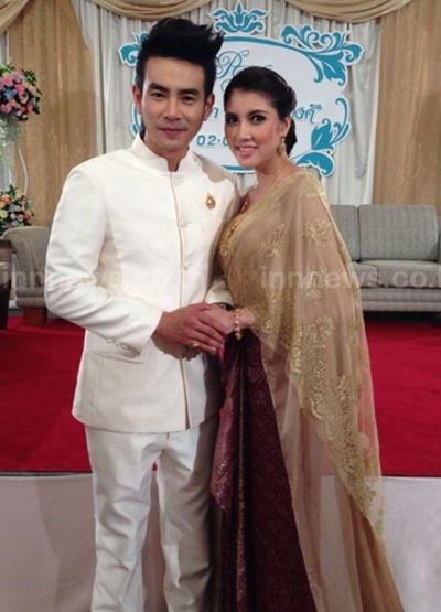 'มิกกี้'ปล่อยโฮหมั้น 'เพี๊ยซ'ยกขันหมาก10ล้านบาท