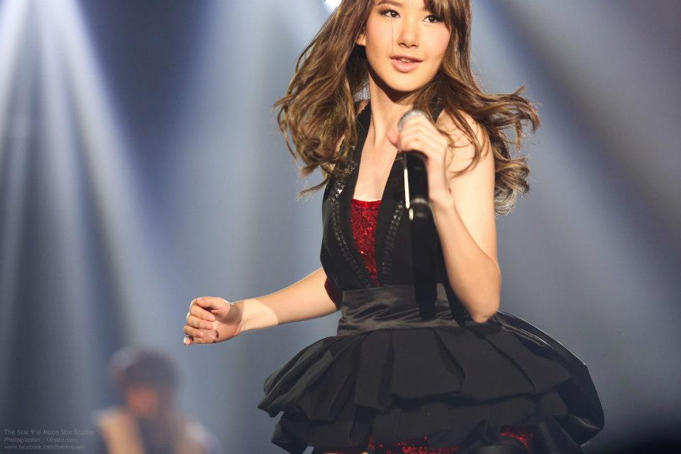 เชอรีน ณัฐจารี หรเวชกุล