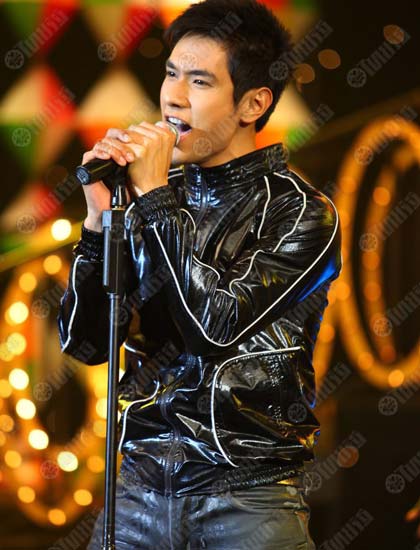 อ๋อม อรรคพันธ์  ใหญ่มาก