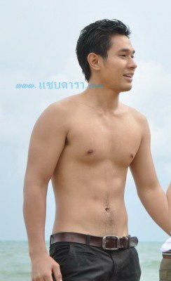 อ๋อม อรรคพันธ์  ใหญ่มาก