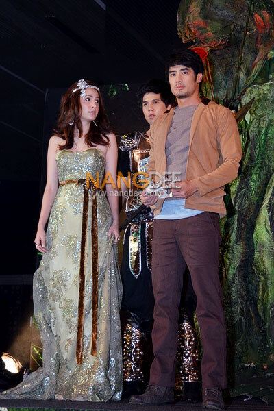 บอย ปกรณ์ กับ ขวัญ อุษามณี ในงานเปิดตัวภาพยนตร์ แจ๊คผู้สยบยักษ์ Jack the Giant Slayer