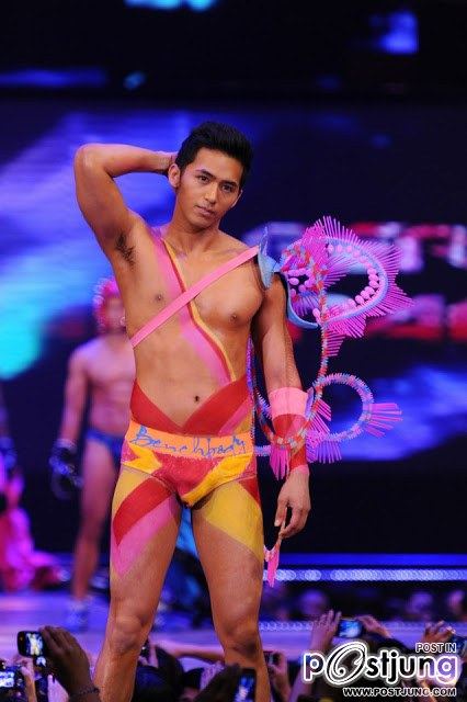 BENCH UNIVERSE: DENIM & UNDERWEAR SHOW 2012