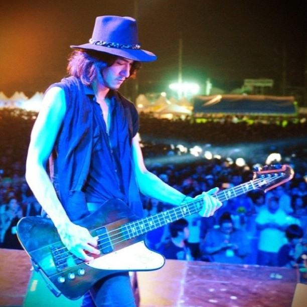 โบ๊ท นิธิศ มือเบสสุดเท่ จากวง THE YERS