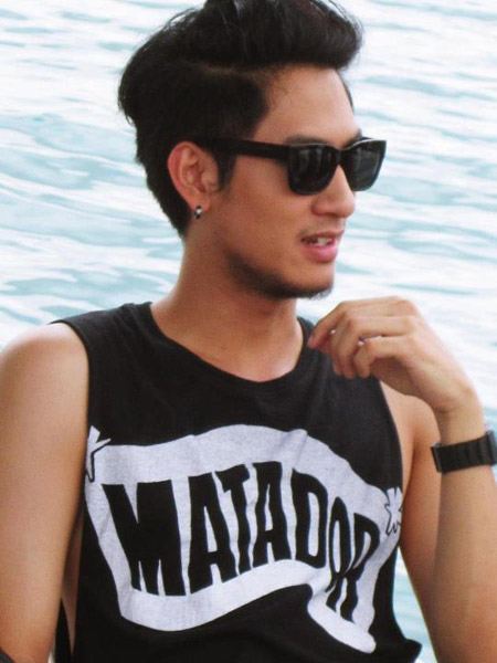 โบ๊ท นิธิศ มือเบสสุดเท่ จากวง THE YERS