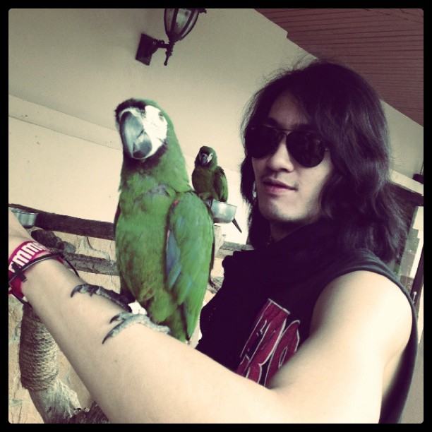 โบ๊ท นิธิศ มือเบสสุดเท่ จากวง THE YERS