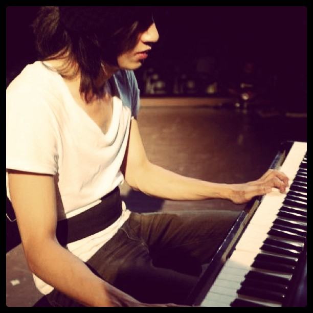 โบ๊ท นิธิศ มือเบสสุดเท่ จากวง THE YERS