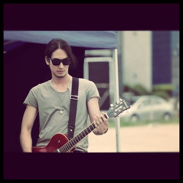 โบ๊ท นิธิศ มือเบสสุดเท่ จากวง THE YERS