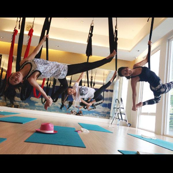 นุ่น วรนุช อวดลีลาเล่นโยคะสุดมั่น