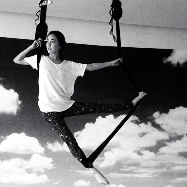 นุ่น วรนุช อวดลีลาเล่นโยคะสุดมั่น