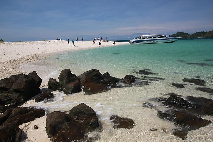 เกาะหลีเป๊ะ อาดัง ราวี ตะรุเตา สวรรค์กลางทะเลอันดามัน