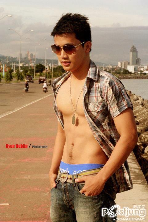 ตี๋หล่อน่ารัก