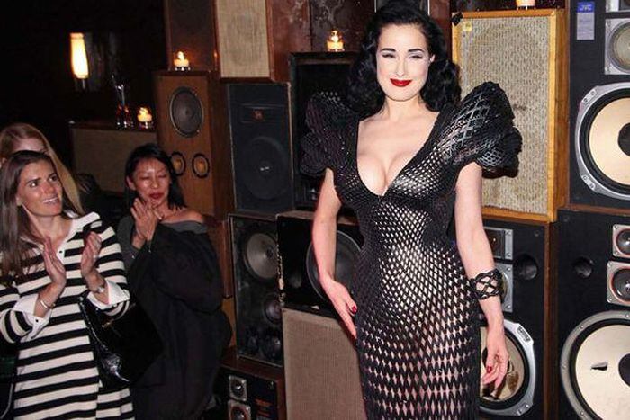 ทึ่ง! ชุดเดรสสุดเซ็กซี่ ของ Dita Von Teese สร้างจาก 3D Printing