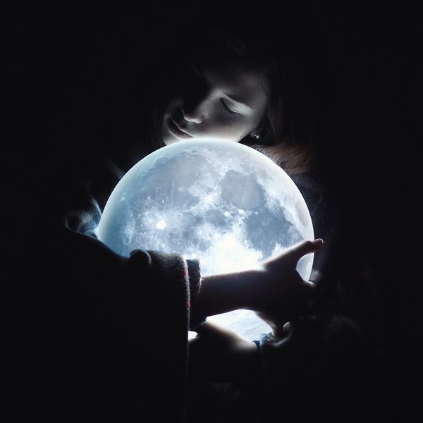 กอดจันทร์