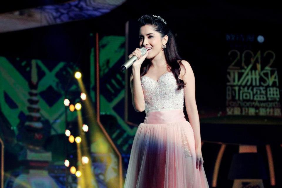 ช็อก!! วงการ !! " พิ้งกี้ " แต่งงานสายฟ้าแลบ มหาเศรษฐีหมื่นล้าน