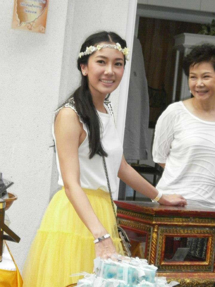 นุ่น วรนุช  กับชุดเป๊ะๆ