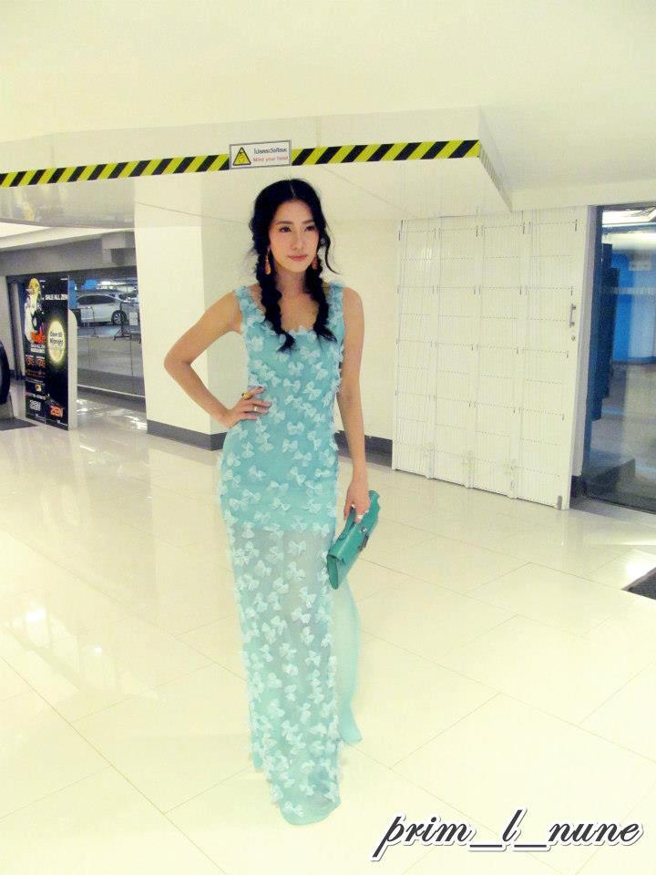 นุ่น วรนุช  กับชุดเป๊ะๆ