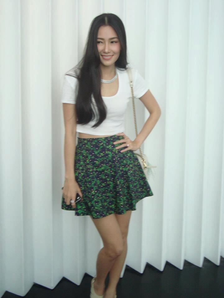 นุ่น วรนุช  กับชุดเป๊ะๆ