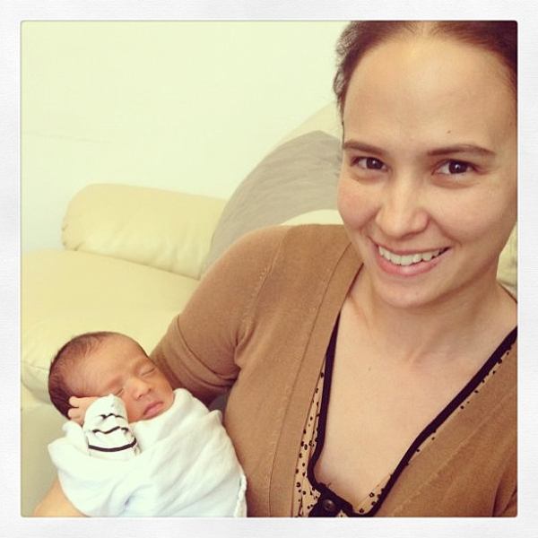 ซี้กันจริง! พอลล่า-แอน-วุ้นเส้น ผลัดกันช่วยนานาเลี้ยงลูก