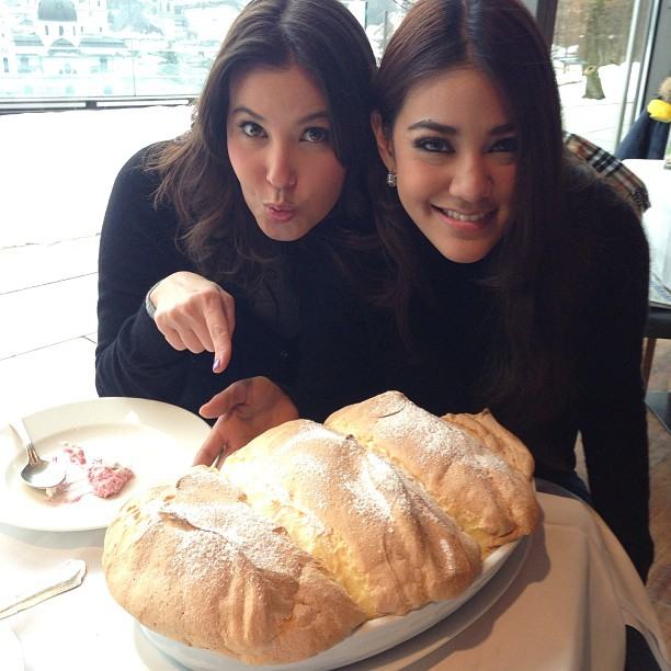 ธัญญ่า ควงแขนพ่อแม่ เที่ยวชมความงามในยุโรป