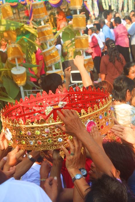 พิธีมหามงคลยกฉัตรหลวงพ่อพระพุทธพรหม วัดพรหมทินใต้ อ.โคกสำโรง จ.ลพบุรี