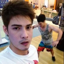 แทนไท สอน ดิว เล่นกล้าม ฟินอ่ะ