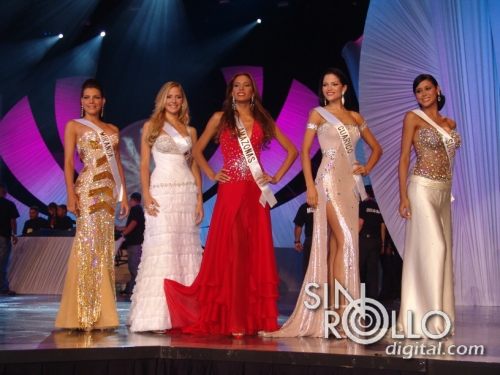 สุดยอด ตระการตา ชุดราตรี Miss Venezuela