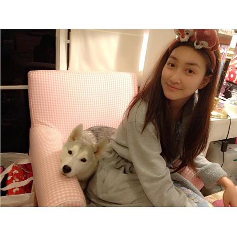 แพนเค้ก เขมนิจ ในลุคน่ารักๆ