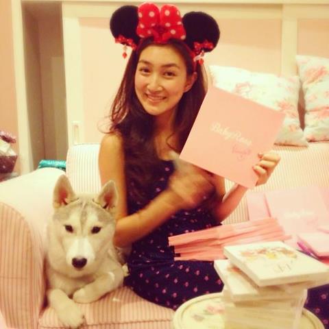 แพนเค้ก เขมนิจ ในลุคน่ารักๆ