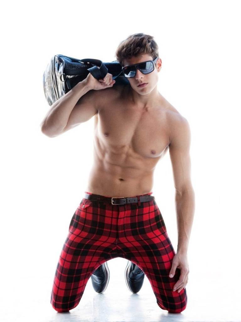 Dominc Acosta, Eian Scully & Thor @ HUF Magazine # 16