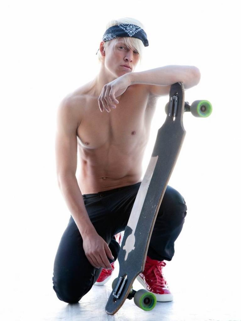 Dominc Acosta, Eian Scully & Thor @ HUF Magazine # 16